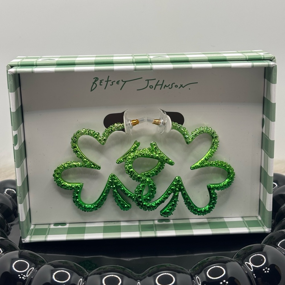 Betsey Johnson St Patrick’s Day Green Shamrock Earrings